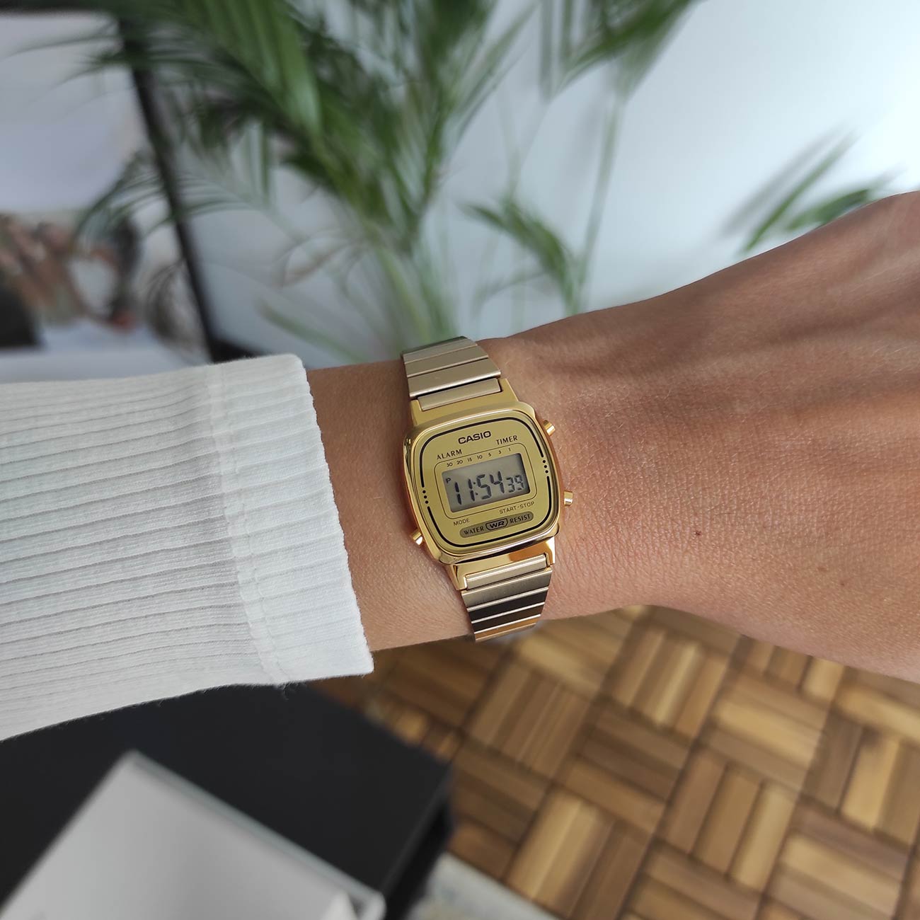 CASIO LA670WEGA-9EF